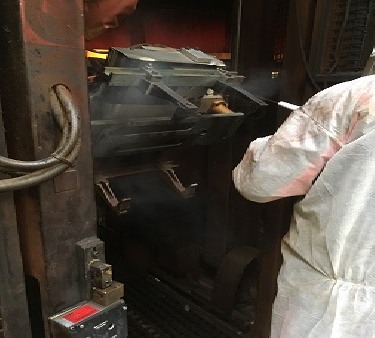 Почистване със сух лед